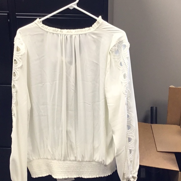 Elegant White Blouse with Crochet Sleeves - Picture 2 of 5